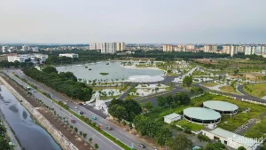 Cong_vien_Long_Bien.jpg Cong_vien_Long_Bien.jpg